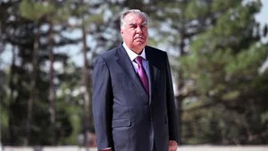 Зачем Рахмон едет в Китай?