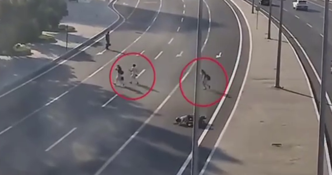 В Баку мотоциклист разбился, избегая наезда на пешеходов