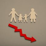 Почему снижение рождаемости становится главной угрозой для экономики