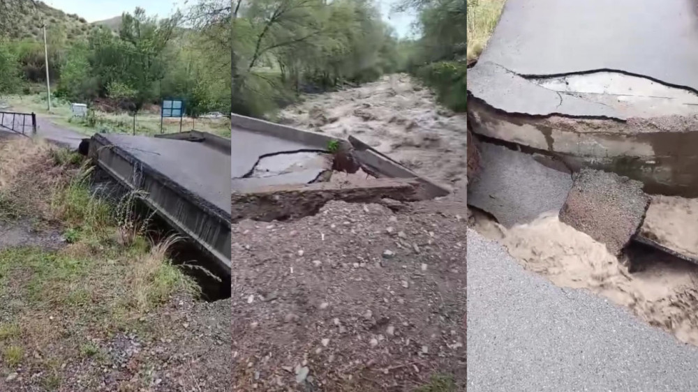 Мост снесло потоком воды в Каскеленском ущелье