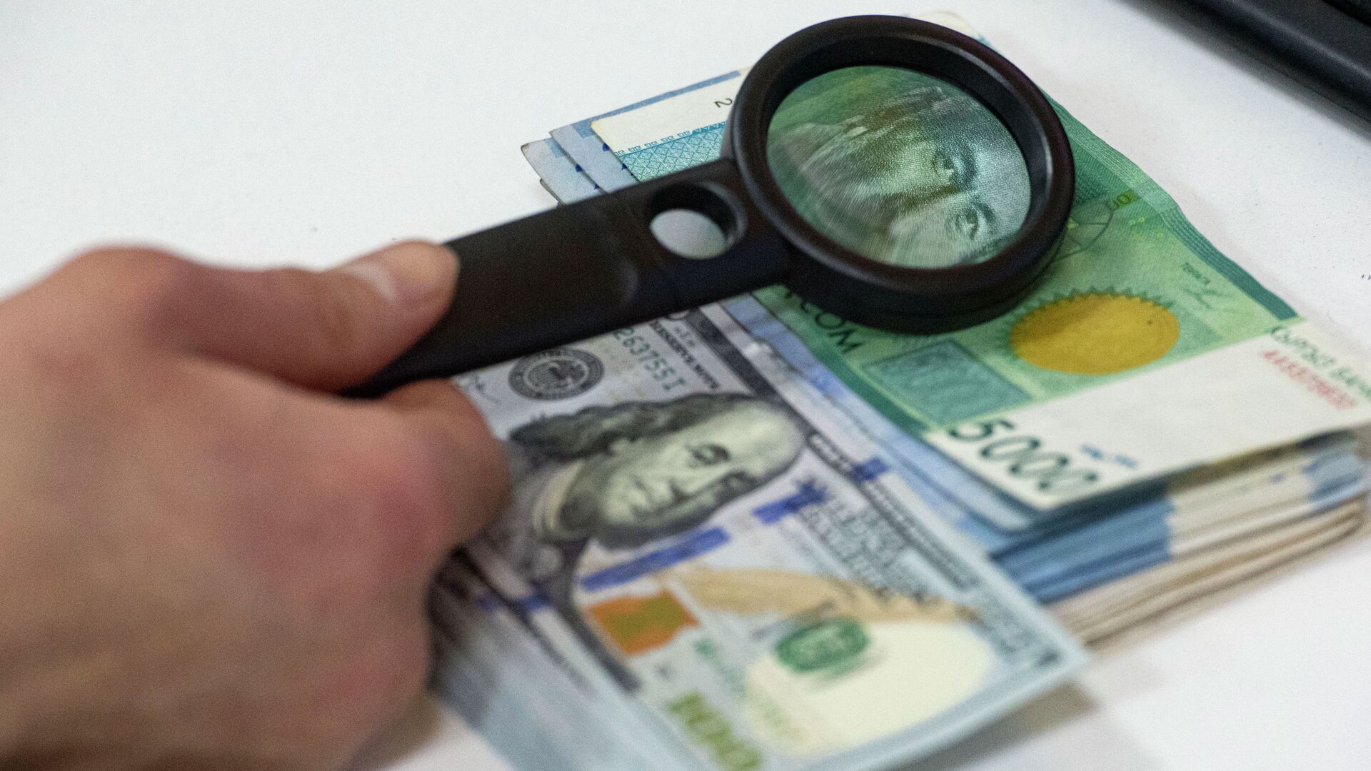 Кабмин направит 1,5 миллиарда сомов на льготные кредиты для бизнеса в регионах