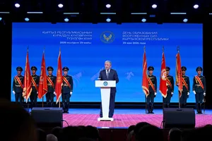 Глава кабмина: Среди молодежи Кыргызстана растет авторитет военной службы