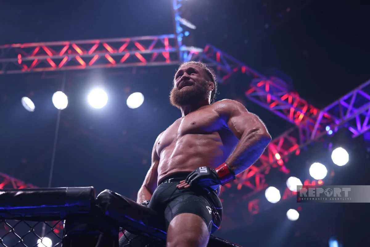 Рафаэль Физиев победил Мануэля Торреса в главном бою UFC Fight Night Baku