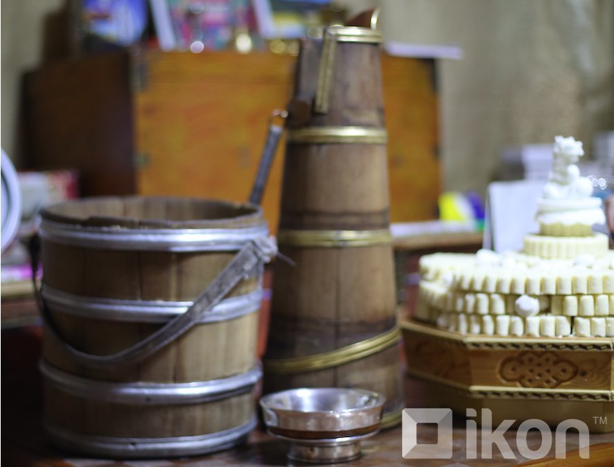 Хулгайн дуудлагаар шалгахад иргэдийн орон гэрээс мөнгөн аяга, зурагт, айргийн хул, домбо зэрэг алдагджээ