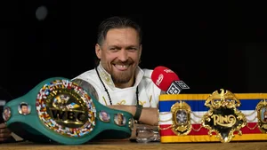 Стало известно, сколько заработал Усик за нокаут в титульном бою