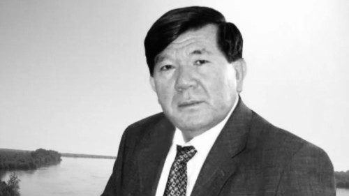 Казахстан, Кыргызстанын хуучин элчин сайд, Казахстан, Кыргызстанын ардын яруу найрагч Мухтар Шаханов таалал төгсчээ