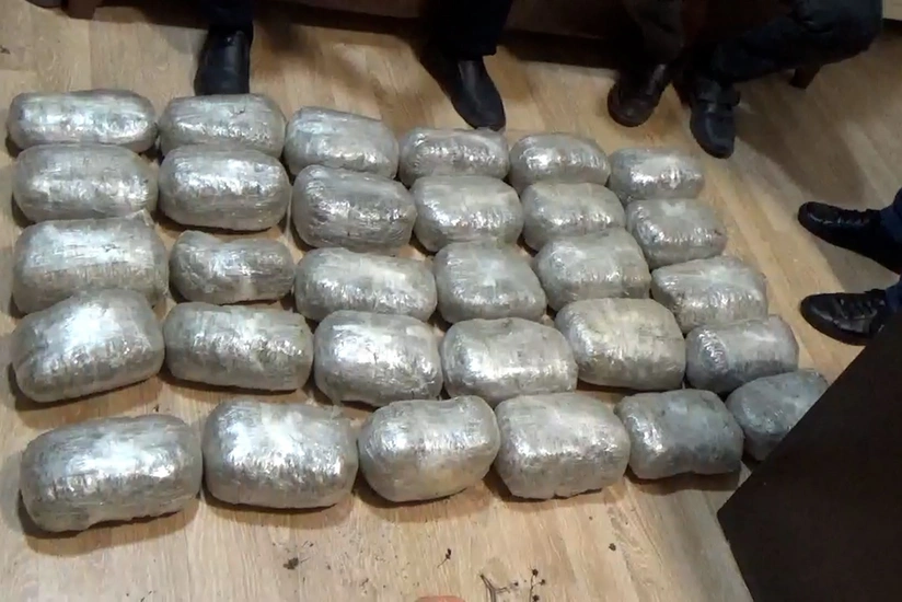 В Азербайджане сорвали наркотрафик с использованием параплана