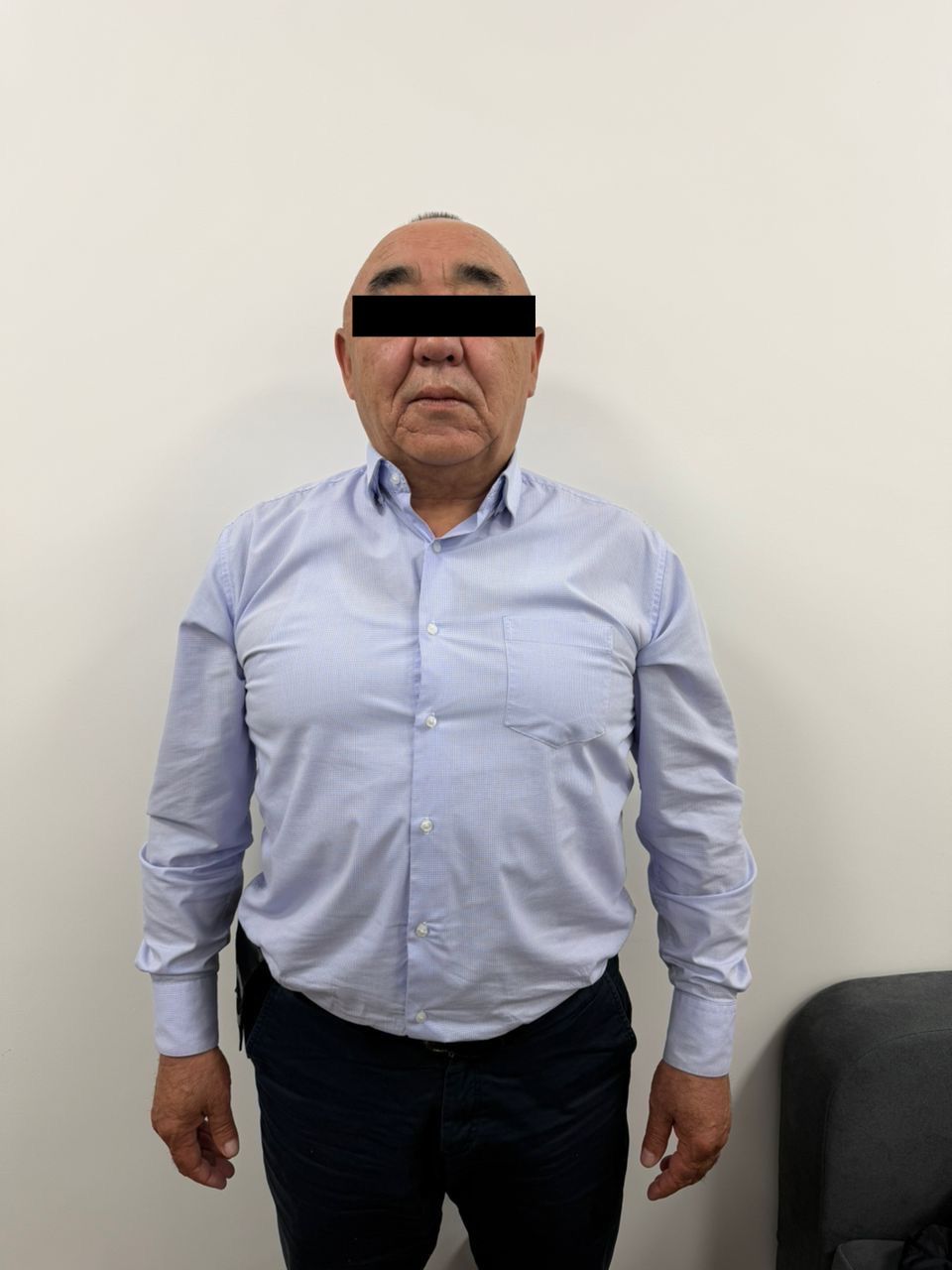 Чиновников Минприроды КР задержали при получении взятки