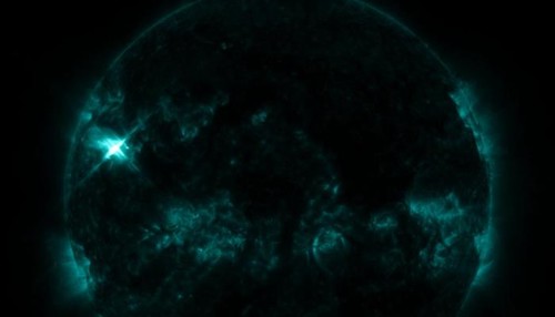 На Солнце с начала суток зарегистрировали три сильные вспышки