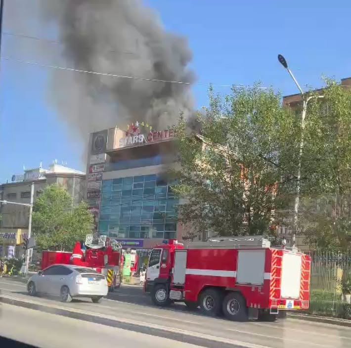 "Хоолны газар шатаж байна гэсэн дуудлагын дагуу гал түймрийг унтраахаар ажиллаж байна"