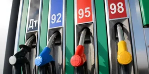 Бензин АИ-92 по 114 сомов за литр, дизтопливо - по 148 сомов