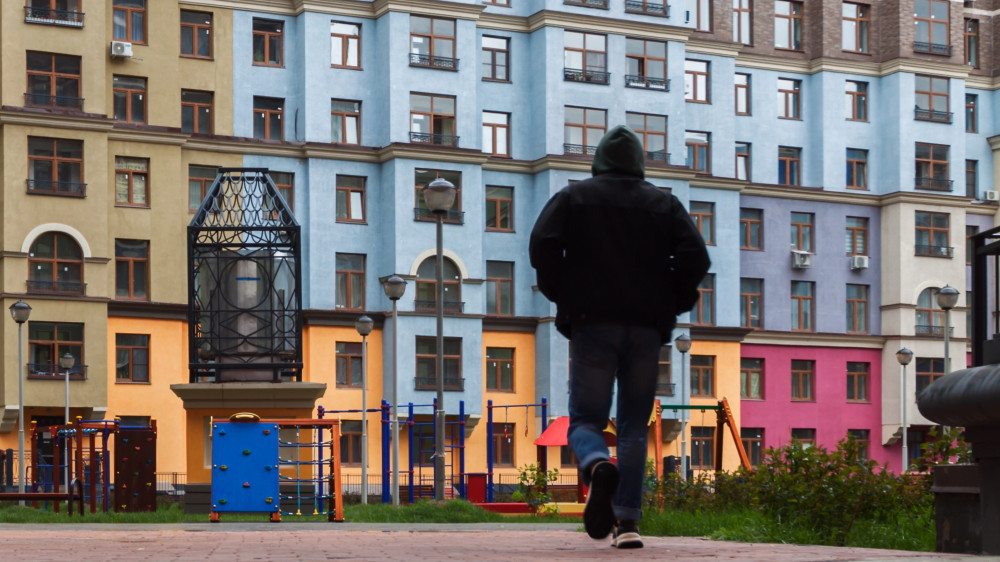 Тысячи родителей наказали из-за детей в Казахстане