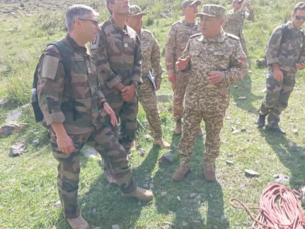 В Кыргызстане с рабочим визитом находится делегация экспертов вооруженных сил Франции