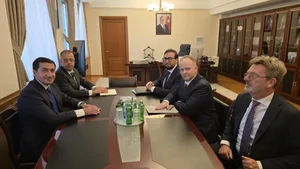 Хикмет Гаджиев встретился со спецпредставителем НАТО на Южном Кавказе