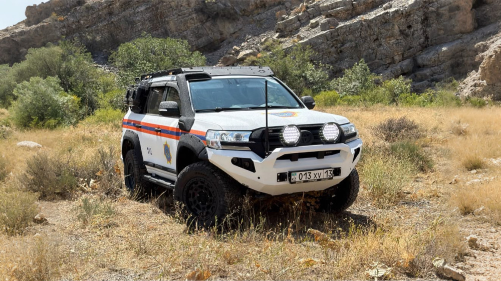 Казахстанских спасателей пересадили на “заряженный“Land Cruiser - что о нём известно