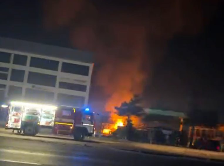 На газовой заправке под Ташкентом прогремел взрыв, есть пострадавшие. Видео