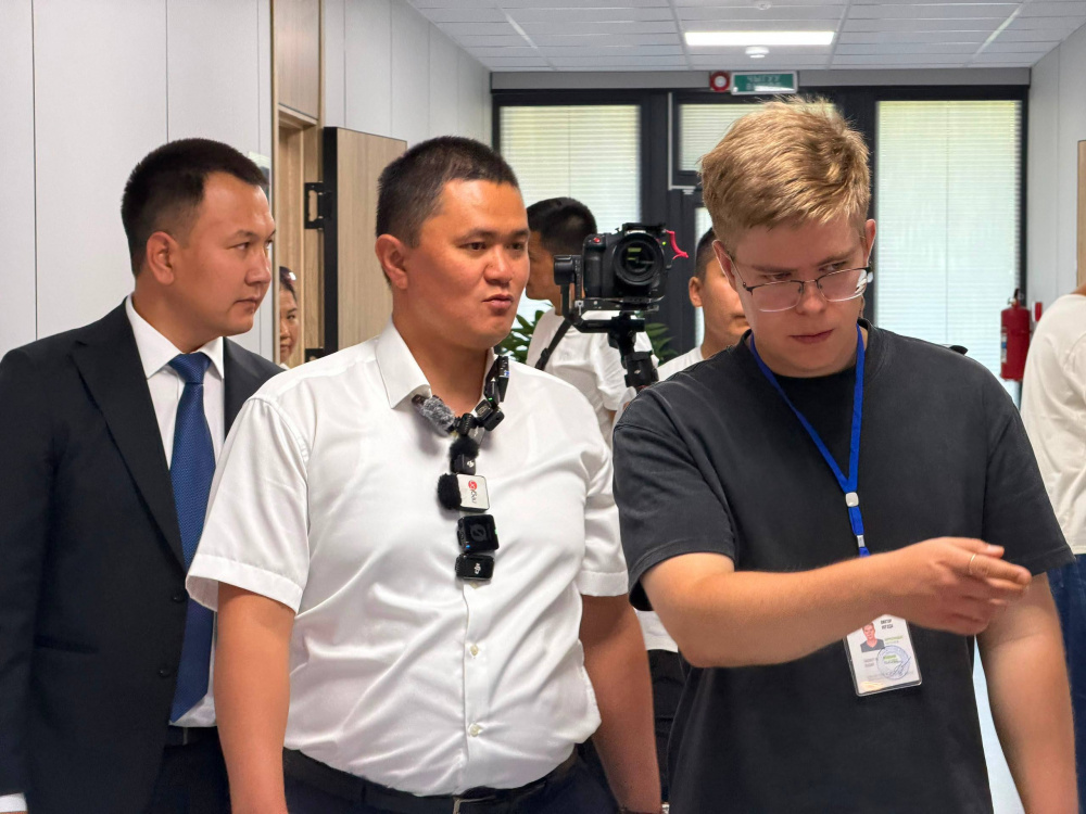 Один день из жизни Орунтаева. Как глава Минстроя проводит рабочие будни