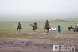 ФОТО: Их насны морьдын уралдаанд хурд сорьсон унаач ХҮҮХДҮҮД