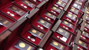 В Узбекистане учрежден памятный знак к 35-летию независимости — кто получит награду