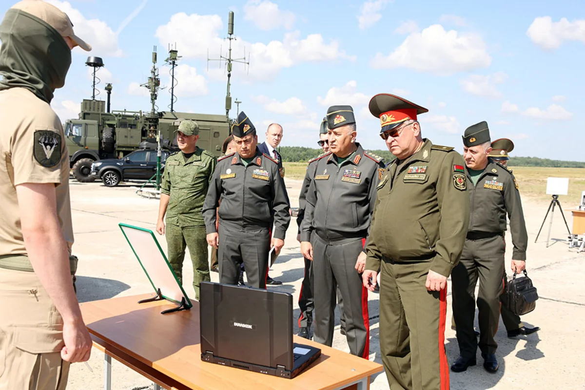 Керим Велиев посетил ряд военных объектов в Беларуси