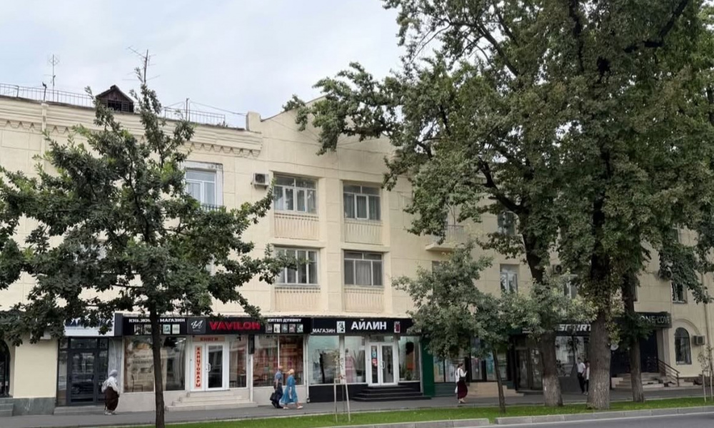 Мэрия показала фасады зданий в центре Бишкека до и после (фото)