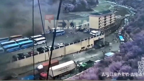 Более 380 туристов пропали без вести после наводнения в Непале из-за оползня