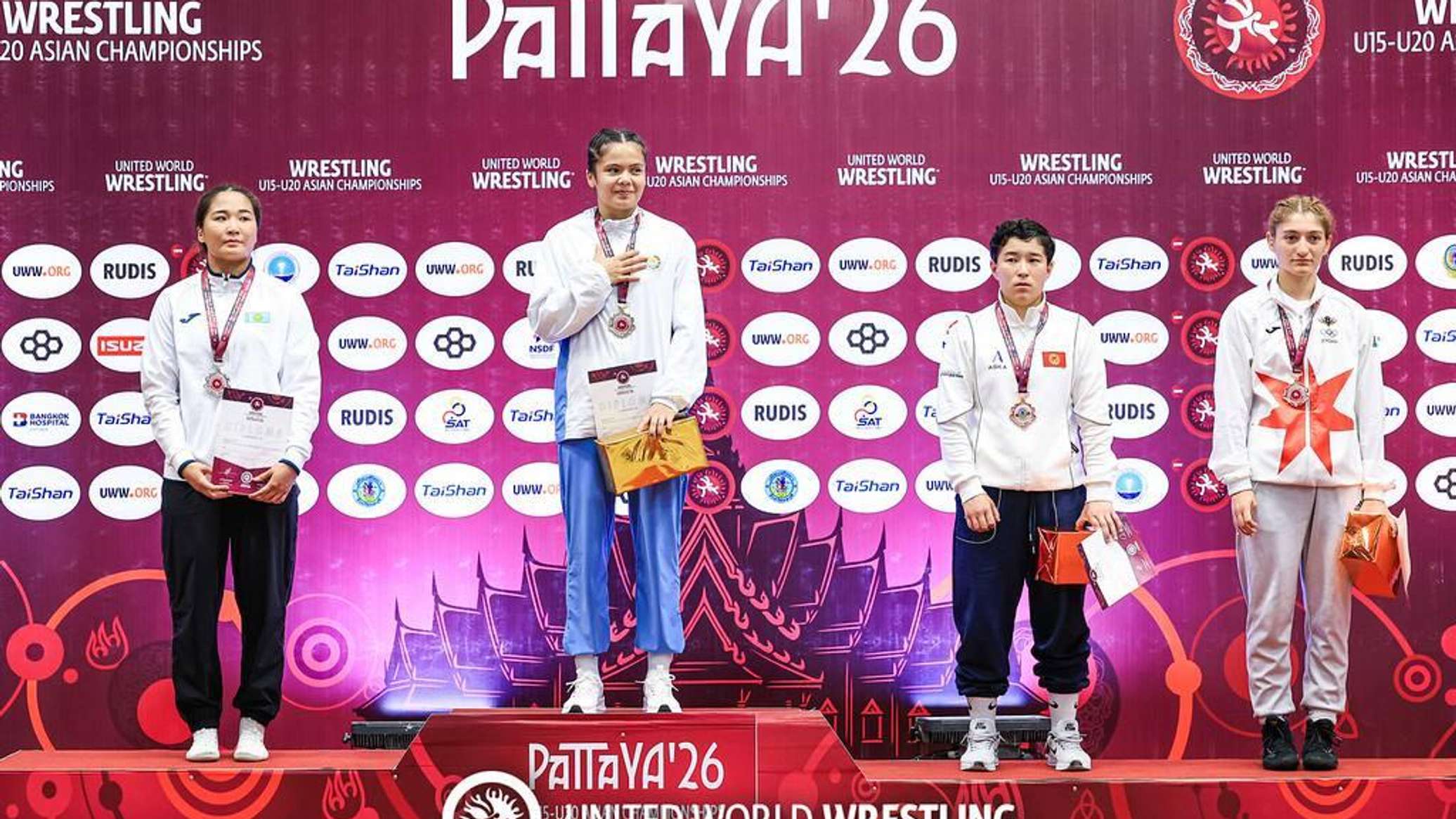 Сборная Узбекистана завоевала пять медалей ЧА U20 по женской борьбе в Таиланде