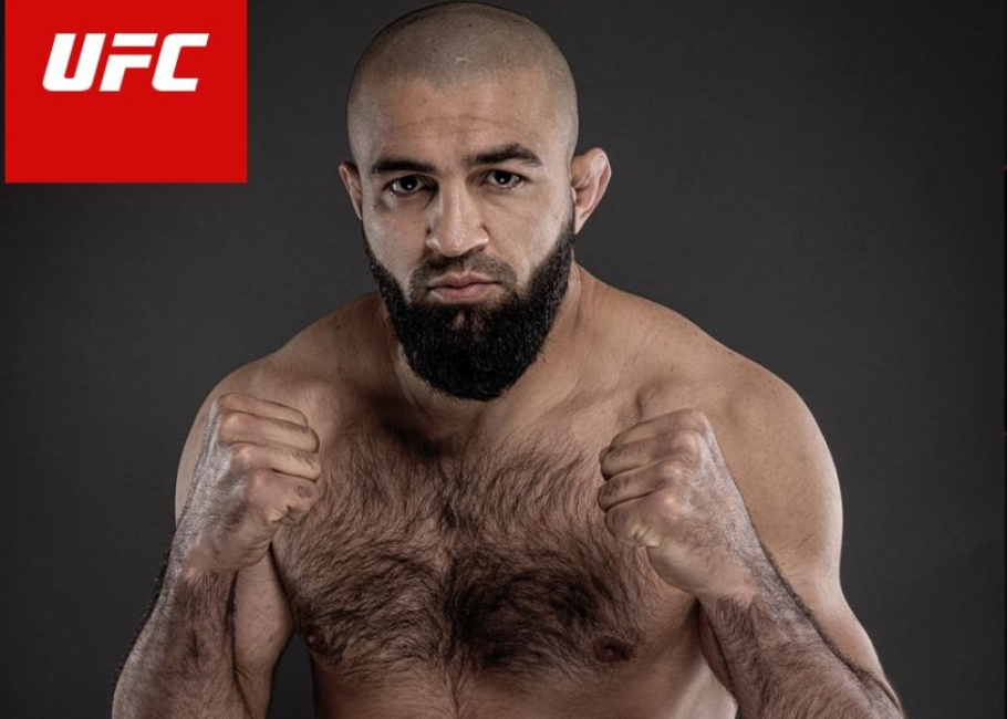 Азербайджанец одержал досрочную победу на турнире UFC