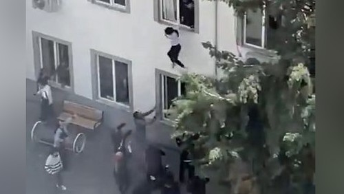 Туркт хоёр хоногийн дотор хоёр дахь удаагийн сургуулийн буудалт болж, 9 хүн амиа алдав