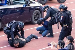 ФОТО: Цагдаагийн болон дотоодын цэргийн алба хаагчдын өдрийн ёслолын арга хэмжээ боллоо