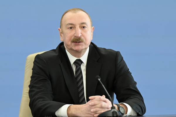 Ильхам Алиев напоминает: Доллар стоит 1,7 маната